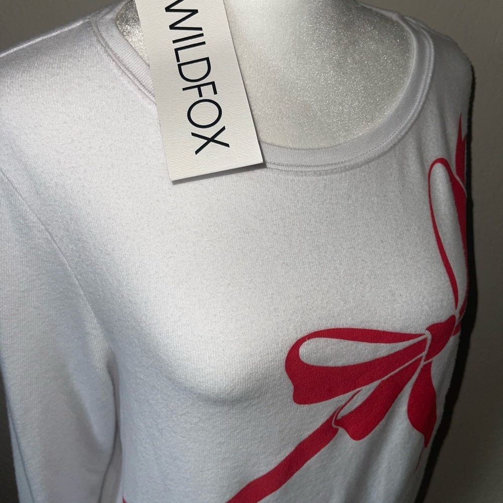 NWT Wildfox Women's White/Red Giftwrap
Bow Scoop Neck Holiday Sweater - Picture 3 of 8